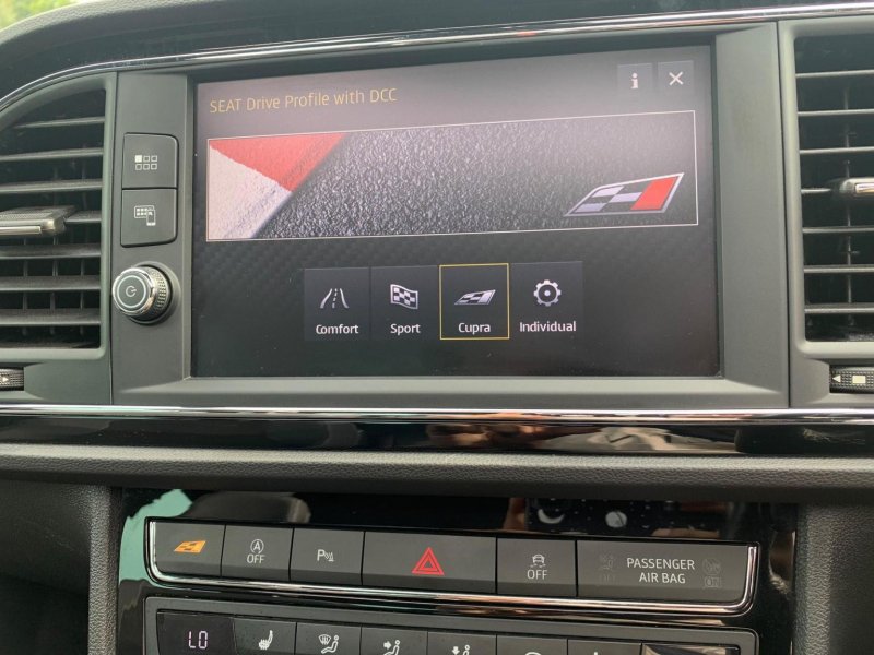 SEAT LEON