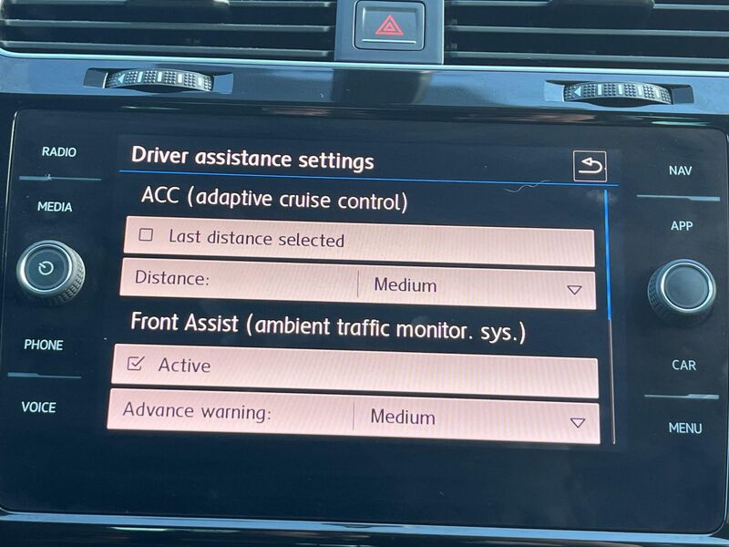 VOLKSWAGEN GOLF