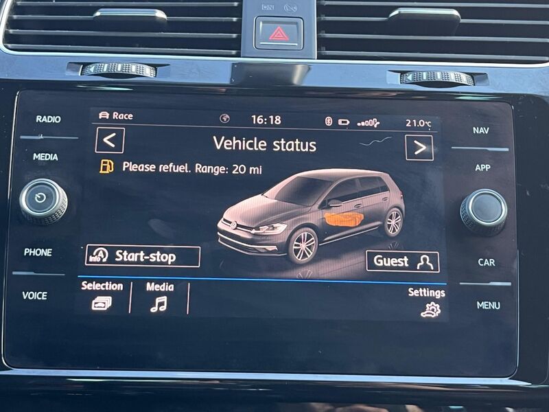 VOLKSWAGEN GOLF