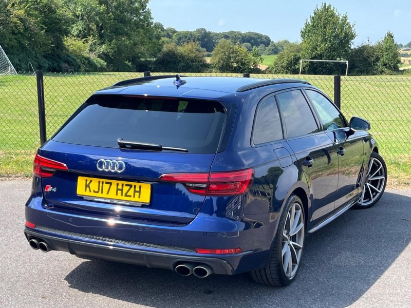 AUDI S4