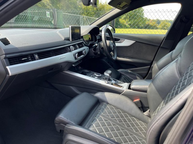 AUDI S4