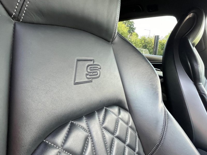 AUDI S4