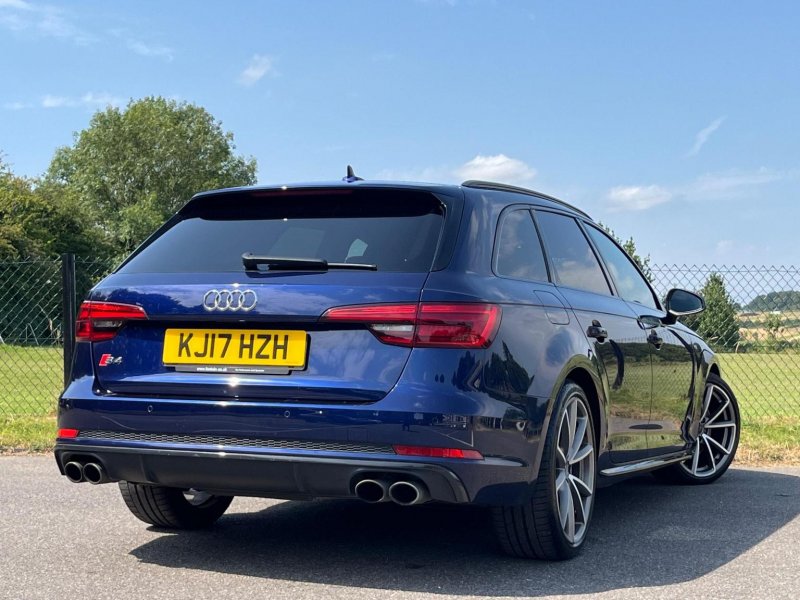 AUDI S4