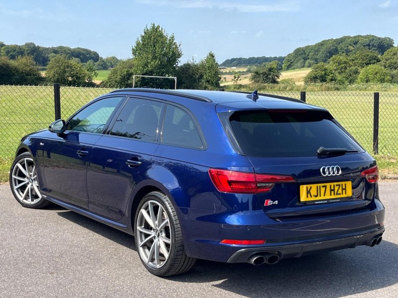 AUDI S4