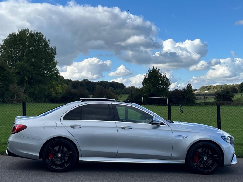 MERCEDES-BENZ E CLASS