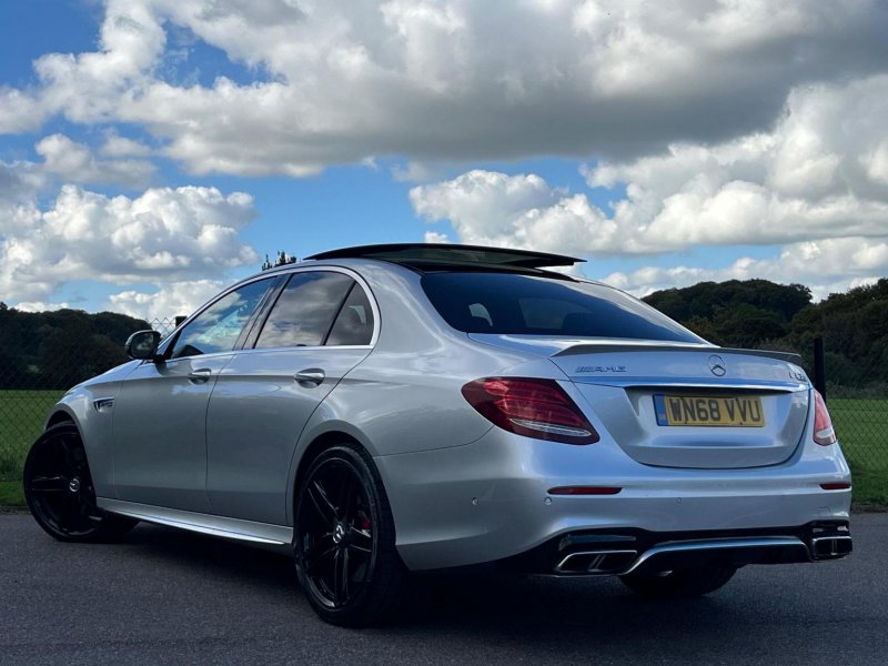 MERCEDES-BENZ E CLASS
