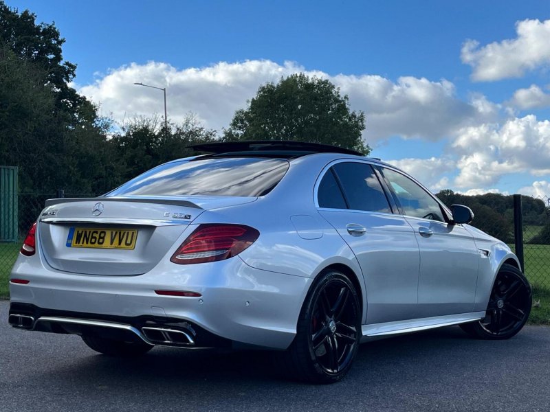 MERCEDES-BENZ E CLASS