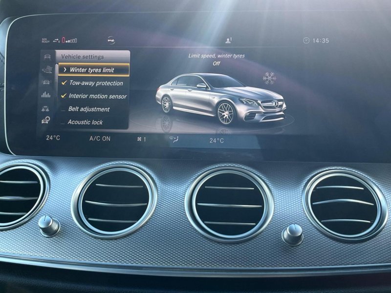 MERCEDES-BENZ E CLASS