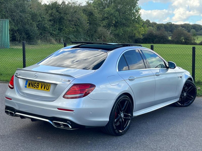 MERCEDES-BENZ E CLASS
