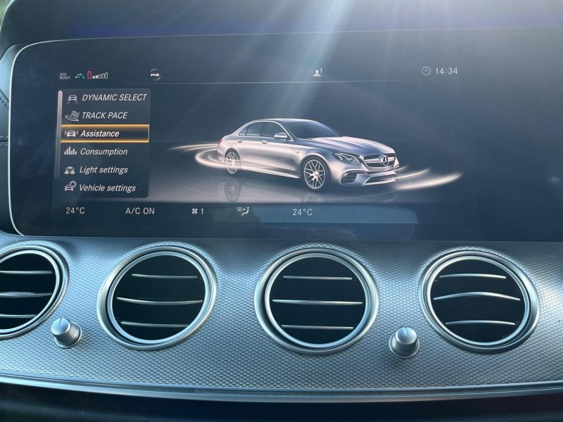MERCEDES-BENZ E CLASS