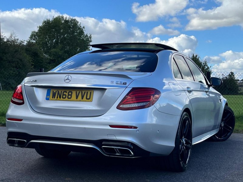 MERCEDES-BENZ E CLASS