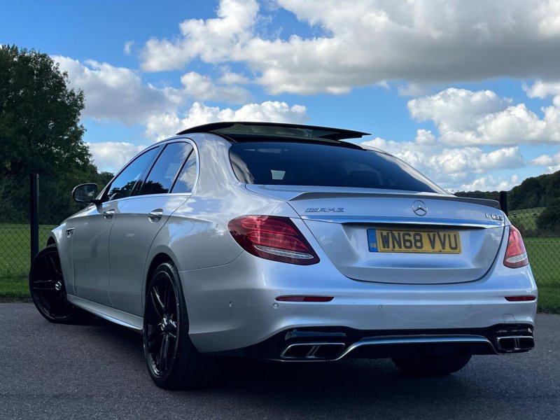 MERCEDES-BENZ E CLASS